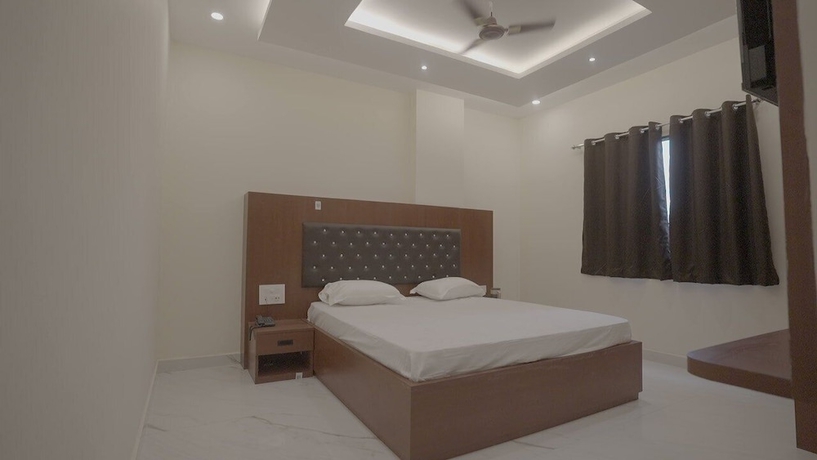 Imagen de la habitación del Hotel HOTEL GUPTA GARDEN. Foto 8