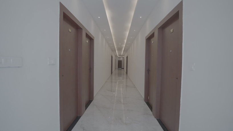 Imagen de los interiores del Hotel HOTEL GUPTA GARDEN. Foto 15
