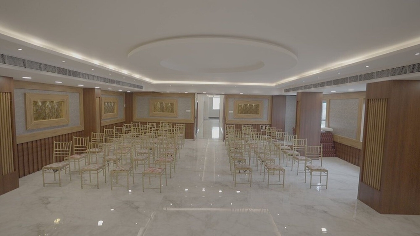 Imagen de los interiores del Hotel HOTEL GUPTA GARDEN. Foto 16