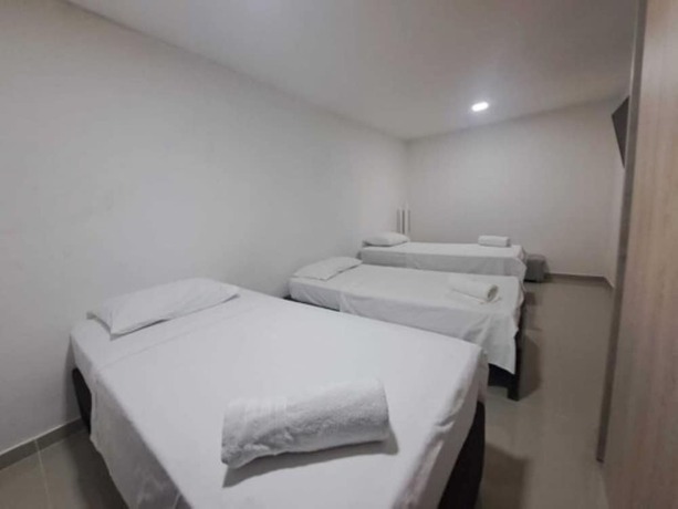 Imagen de la habitación del Hotel HOTEL HABANA REAL. Foto 14