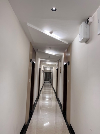 Imagen de los interiores del Hotel HOTEL HILL PARK. Foto 11