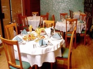 Imagen del bar/restaurante del Hotel HOTEL HISAR. Foto 3