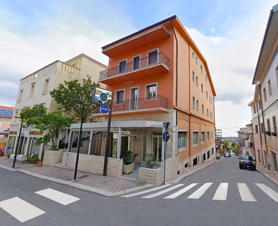 Imagen general del Hotel HOTEL HOUSE GARGANO. Foto 1