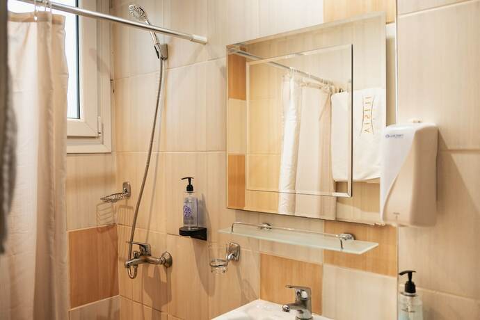 Imagen de la habitación del Hotel HOTEL ILISIA. Foto 15