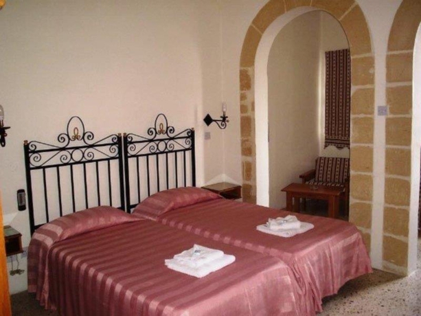 Imagen general del Hotel HOTEL IMPERIAL. Foto 5