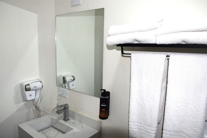 Imagen de la habitación del Hotel HOTEL INTERNACIONAL GUARULHOS. Foto 10