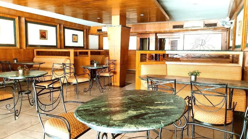 Imagen del bar/restaurante del Hotel HOTEL INTERNATIONAL. Foto 3