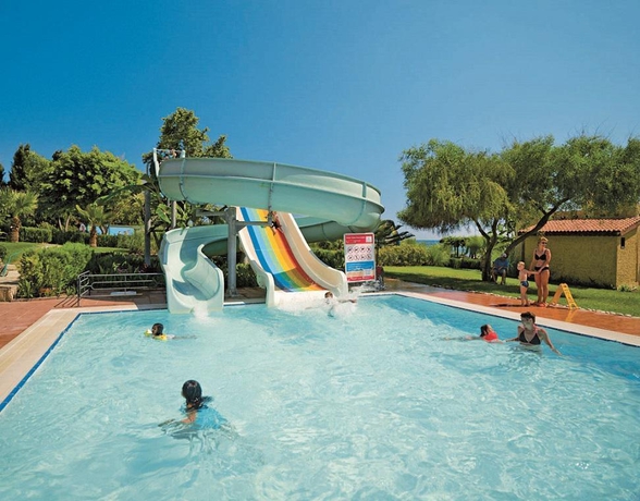 Imagen general del Hotel HOTEL IZ FLOWER SIDE BEACH. Foto 6