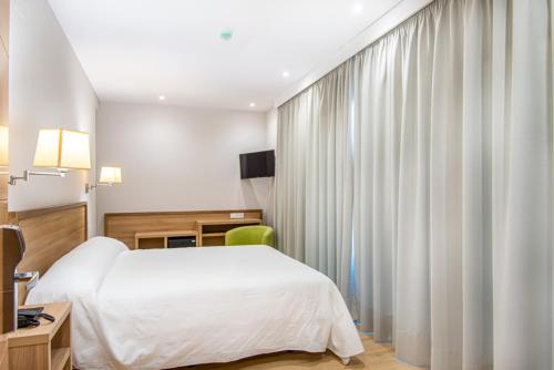 Imagen general del Hotel HOTEL JAUME D\'URGELL. Foto 16