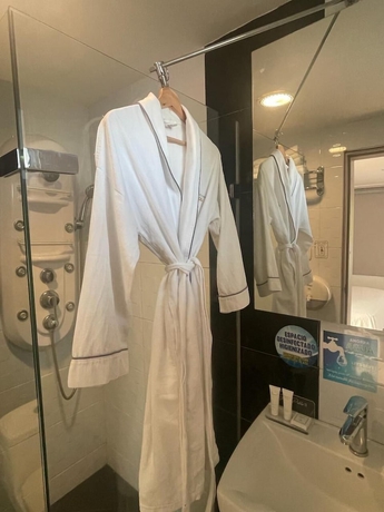 Imagen de la habitación del Hotel HOTEL JUAN PABLO II. Foto 6