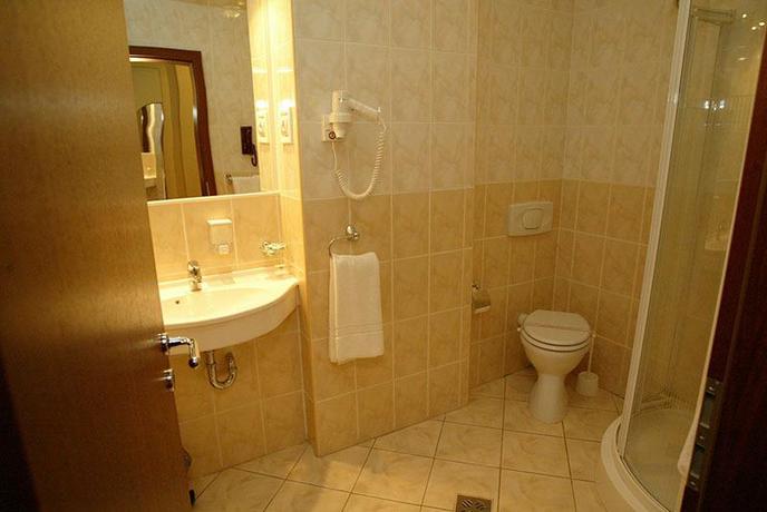 Imagen de los interiores del Hotel HOTEL JUNIOR BOCA TIMISOARA. Foto 11