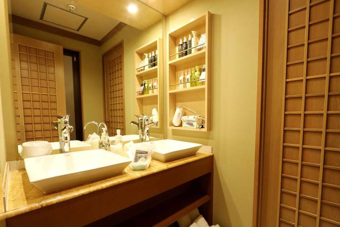 Imagen de la habitación del Hotel HOTEL KANADE Osaka Shinsaibashi. Foto 8
