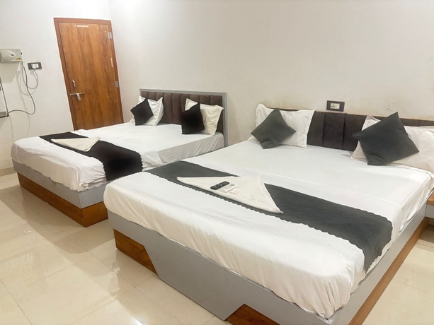 Imagen de la habitación del Hotel HOTEL KRISHNA HERITAGE VRINDAVAN. Foto 7