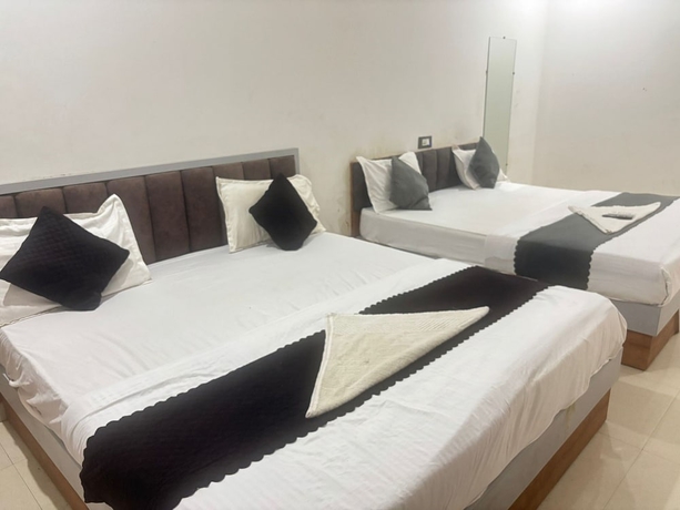 Imagen de la habitación del Hotel HOTEL KRISHNA HERITAGE VRINDAVAN. Foto 10
