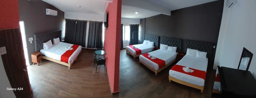 Imagen de la habitación del Hotel HOTEL LA INTIMIDAD. Foto 9
