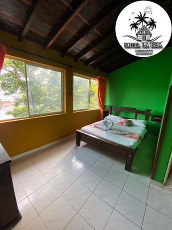 Imagen de la habitación del Hotel HOTEL LA ISLA. Foto 15