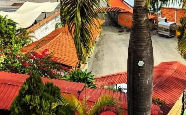 Imagen general del Hotel HOTEL LA ISLA. Foto 3