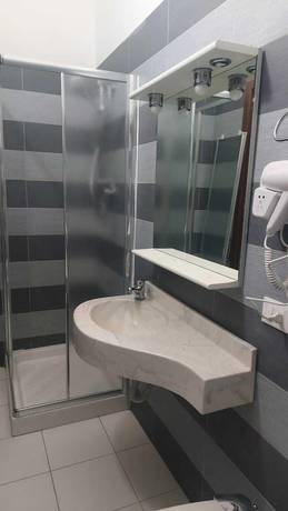 Imagen de la habitación del Hotel HOTEL LA TORRE. Foto 6