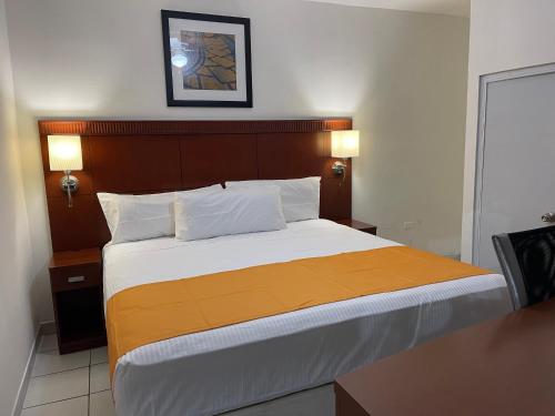 Imagen general del Hotel HOTEL LAS PALMAS. Foto 1