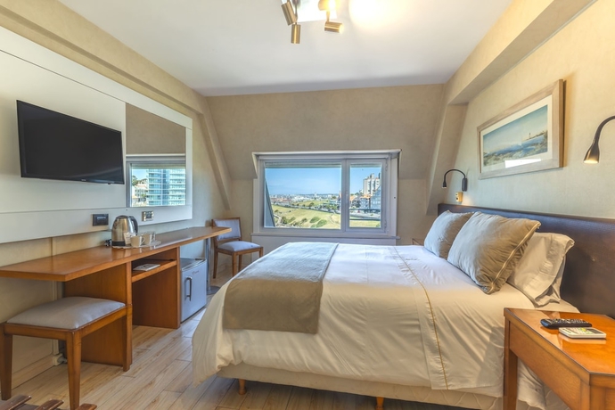 Imagen de la habitación del Hotel HOTEL LAS ROCAS. Foto 4