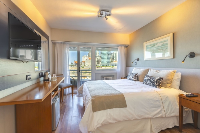 Imagen de la habitación del Hotel HOTEL LAS ROCAS. Foto 7