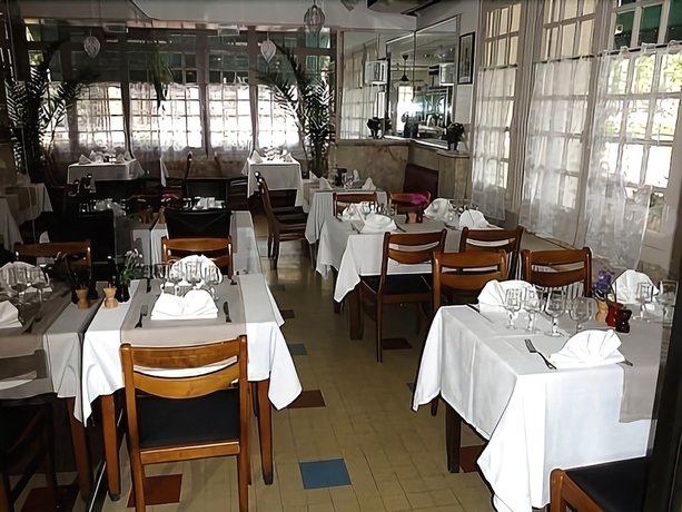Imagen del bar/restaurante del Hotel HOTEL LE PERIGORD. Foto 3