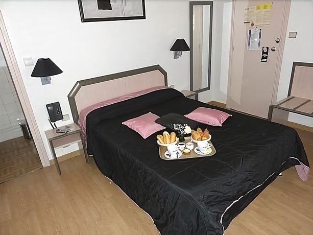 Imagen de la habitación del Hotel HOTEL LE PERIGORD. Foto 14