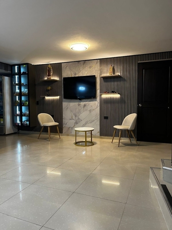 Imagen de los interiores del Hotel HOTEL LESUS. Foto 16