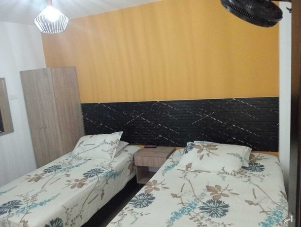 Imagen de la habitación del Hotel HOTEL LESUS. Foto 3