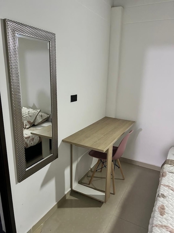 Imagen de la habitación del Hotel HOTEL LESUS. Foto 6