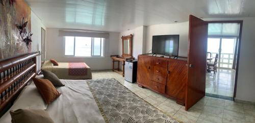 Imagen de la habitación del Hotel HOTEL LORD PIERRE. Foto 20