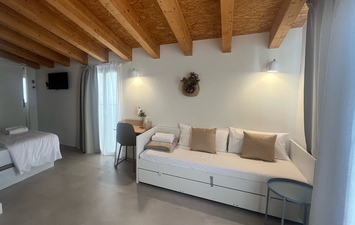 Imagen de la habitación del Hotel HOTEL LUNA NUEVA. Foto 2
