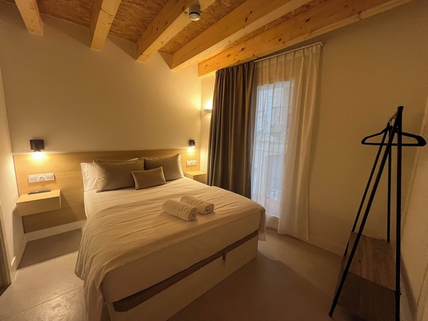Imagen de la habitación del Hotel HOTEL LUNA NUEVA. Foto 10