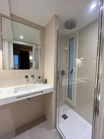 Imagen de la habitación del Hotel HOTEL LUNA NUEVA. Foto 14