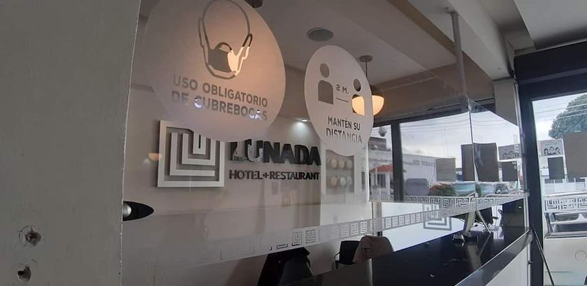 Imagen de los interiores del Hotel HOTEL LUNADA. Foto 17