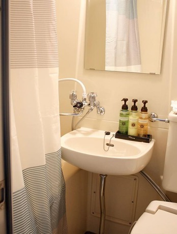Imagen de la habitación del Hotel HOTEL LiVEMAX Kanazawaidaimae. Foto 9