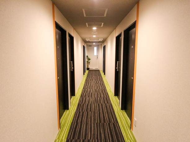 Imagen de los interiores del Hotel HOTEL LiVEMAX Niigata Ekimae. Foto 15