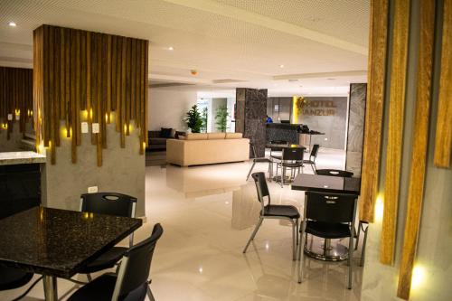 Imagen general del Hotel HOTEL MANZUR. Foto 12