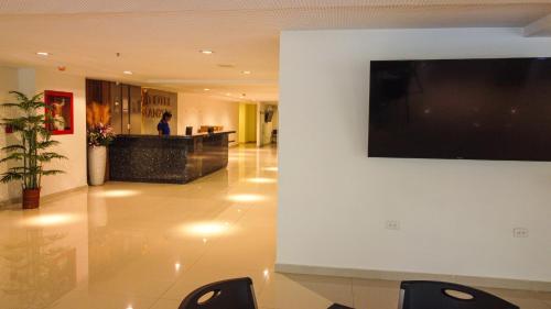 Imagen general del Hotel HOTEL MANZUR. Foto 14