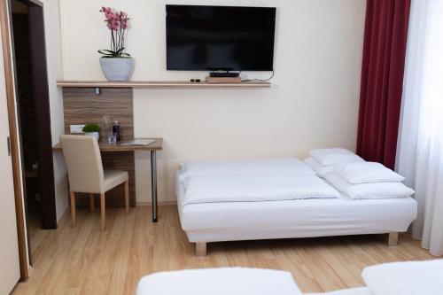 Imagen de la habitación del Hotel HOTEL MARIA. Foto 15