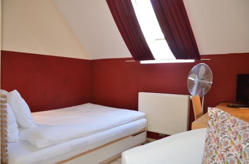 Imagen de la habitación del Hotel HOTEL MARIA. Foto 19