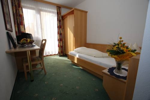 Imagen general del Hotel HOTEL MARTHA. Foto 3