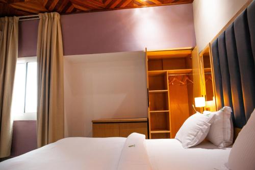 Imagen de la habitación del Hotel HOTEL MICKEL. Foto 17