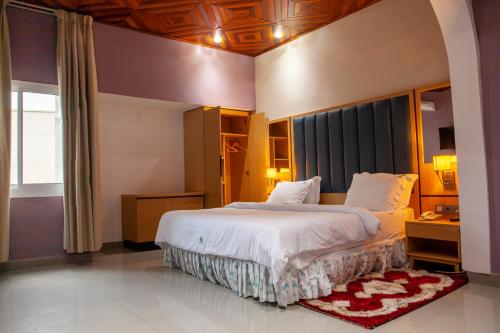 Imagen general del Hotel HOTEL MICKEL. Foto 3