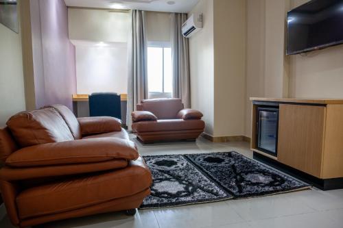 Imagen general del Hotel HOTEL MICKEL. Foto 16