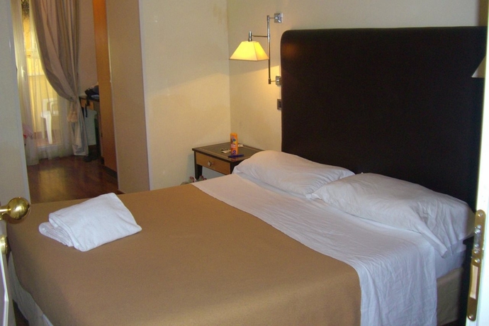 Imagen de la habitación del Hotel HOTEL MIDI. Foto 2