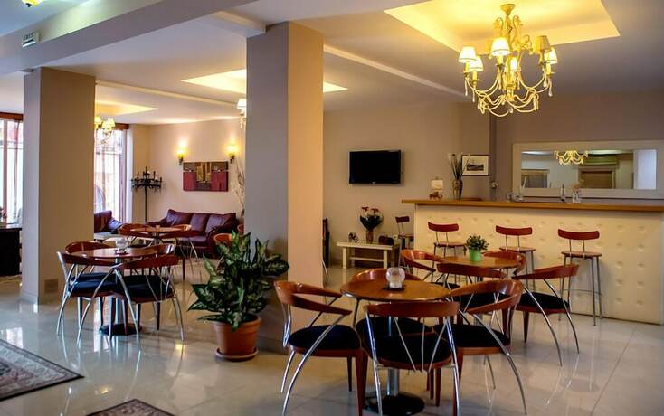 Imagen general del Hotel HOTEL MINOS. Foto 12