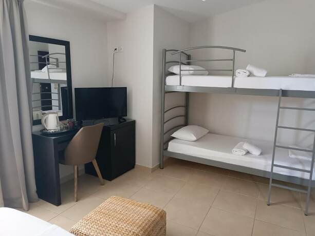 Imagen general del Hotel HOTEL MINOS. Foto 13