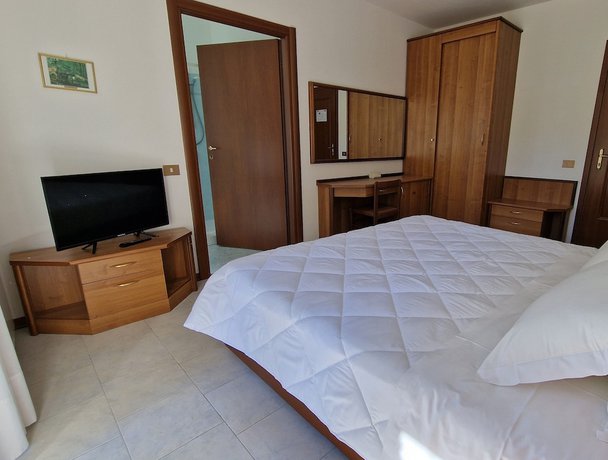 Imagen de la habitación del Hotel HOTEL MONTEGRINO. Foto 4