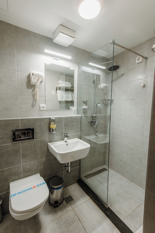 Imagen de la habitación del Hotel HOTEL NAIS. Foto 11